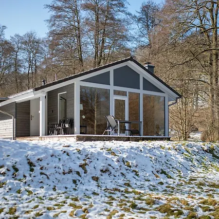 2 Bis 4 Personen F0h7 *