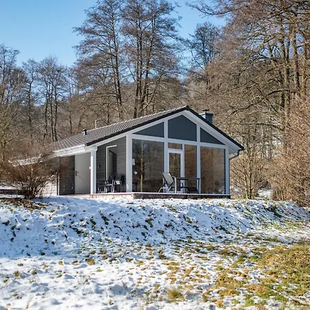 2 Bis 4 Personen F0h7 * 鲁拉